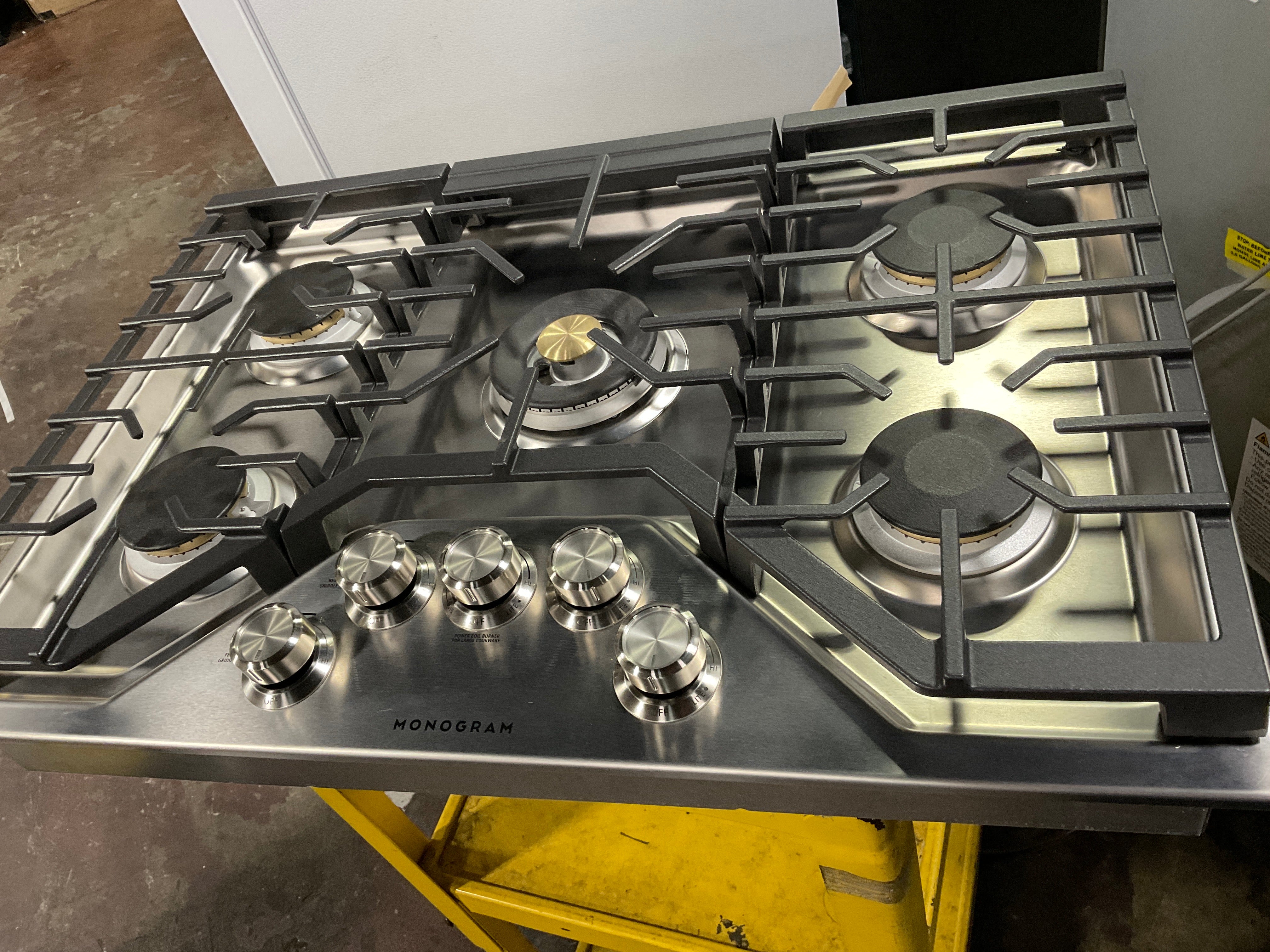 Monogram 30" Deep-Recessed Gas Cooktop (Natural Gas) - Image 5