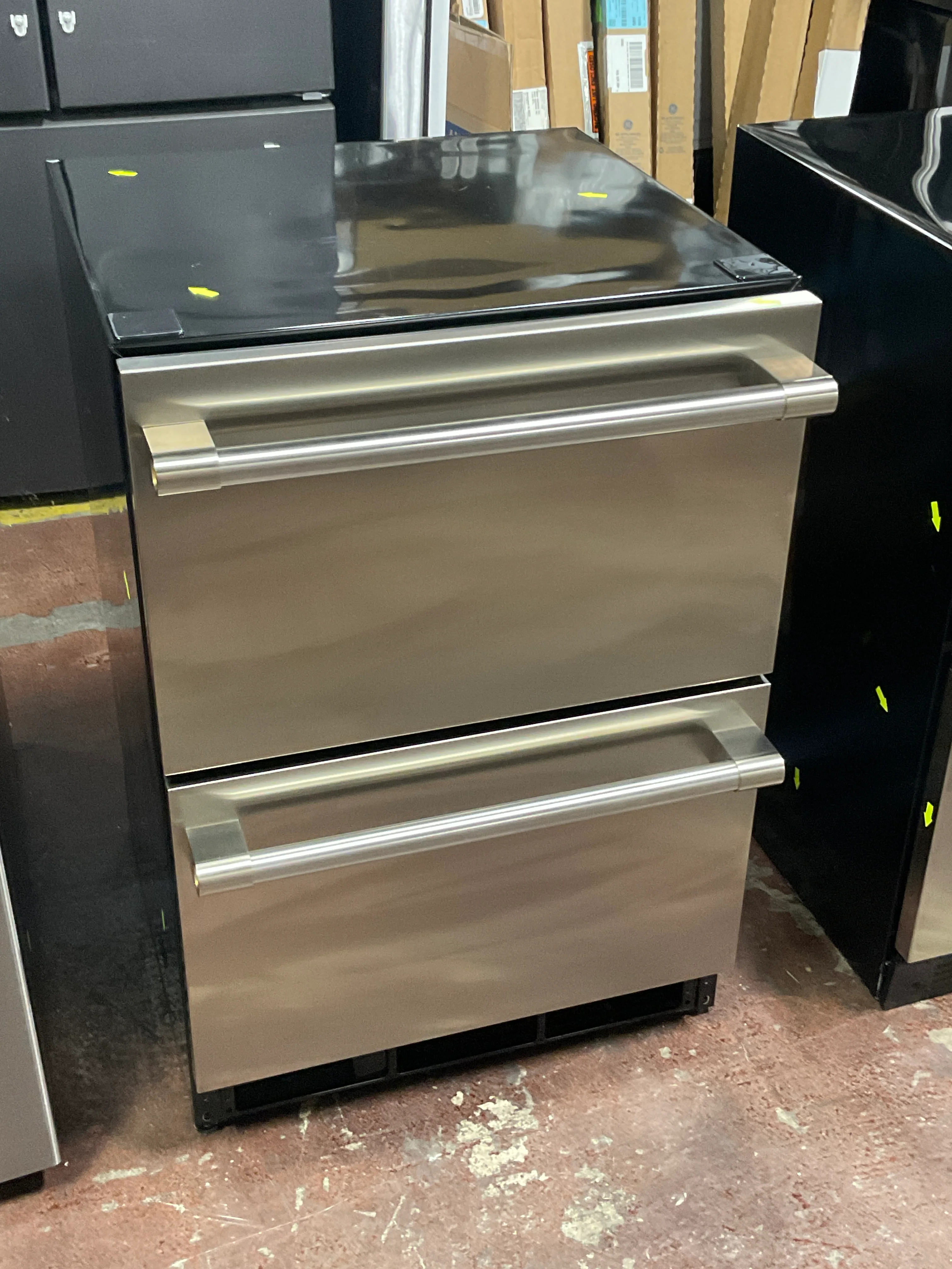 Monogram 24" Double-Drawer Refrigerator - Image 13