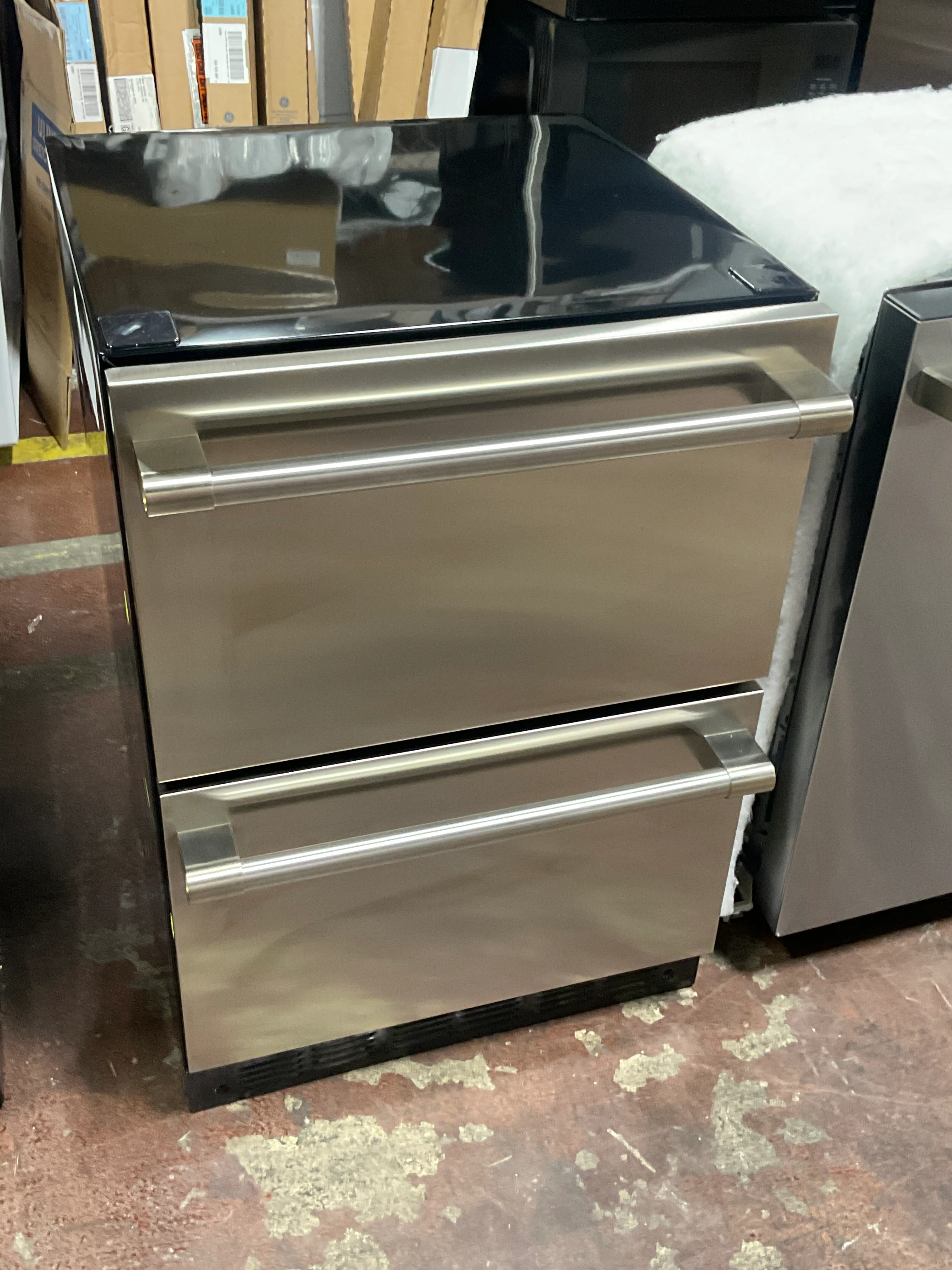 Monogram 24" Double-Drawer Refrigerator - Image 14