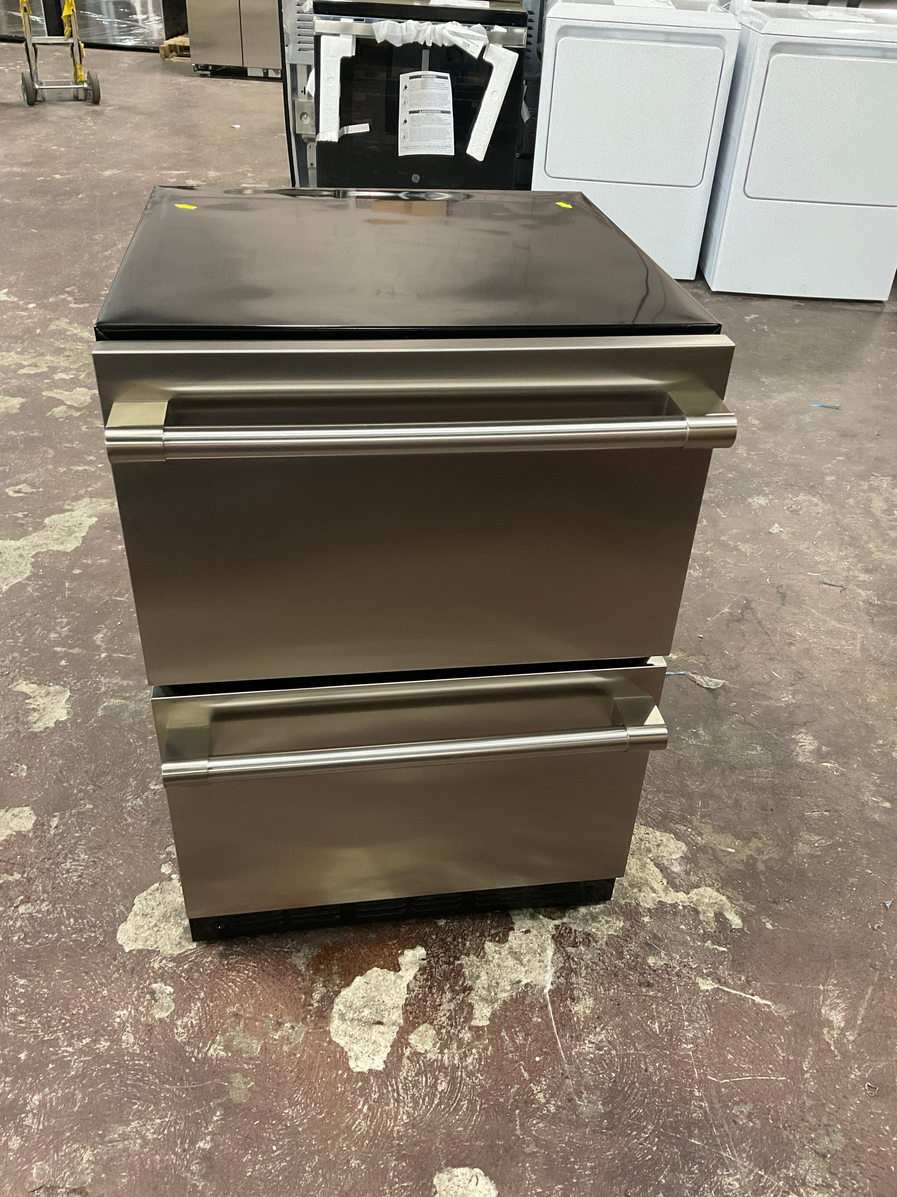 Monogram 24" Double-Drawer Refrigerator - Image 16
