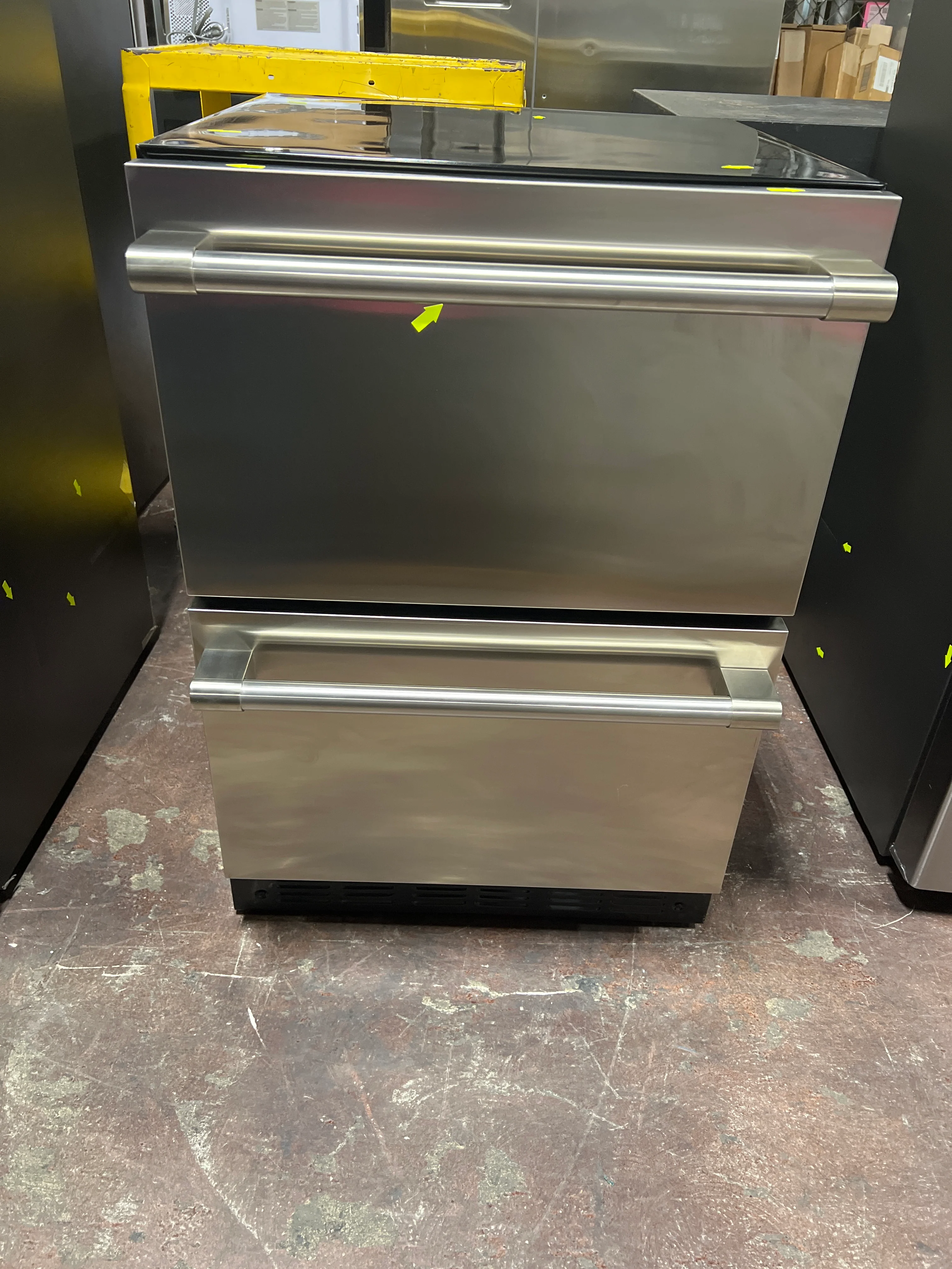 Monogram 24" Double-Drawer Refrigerator - Image 17