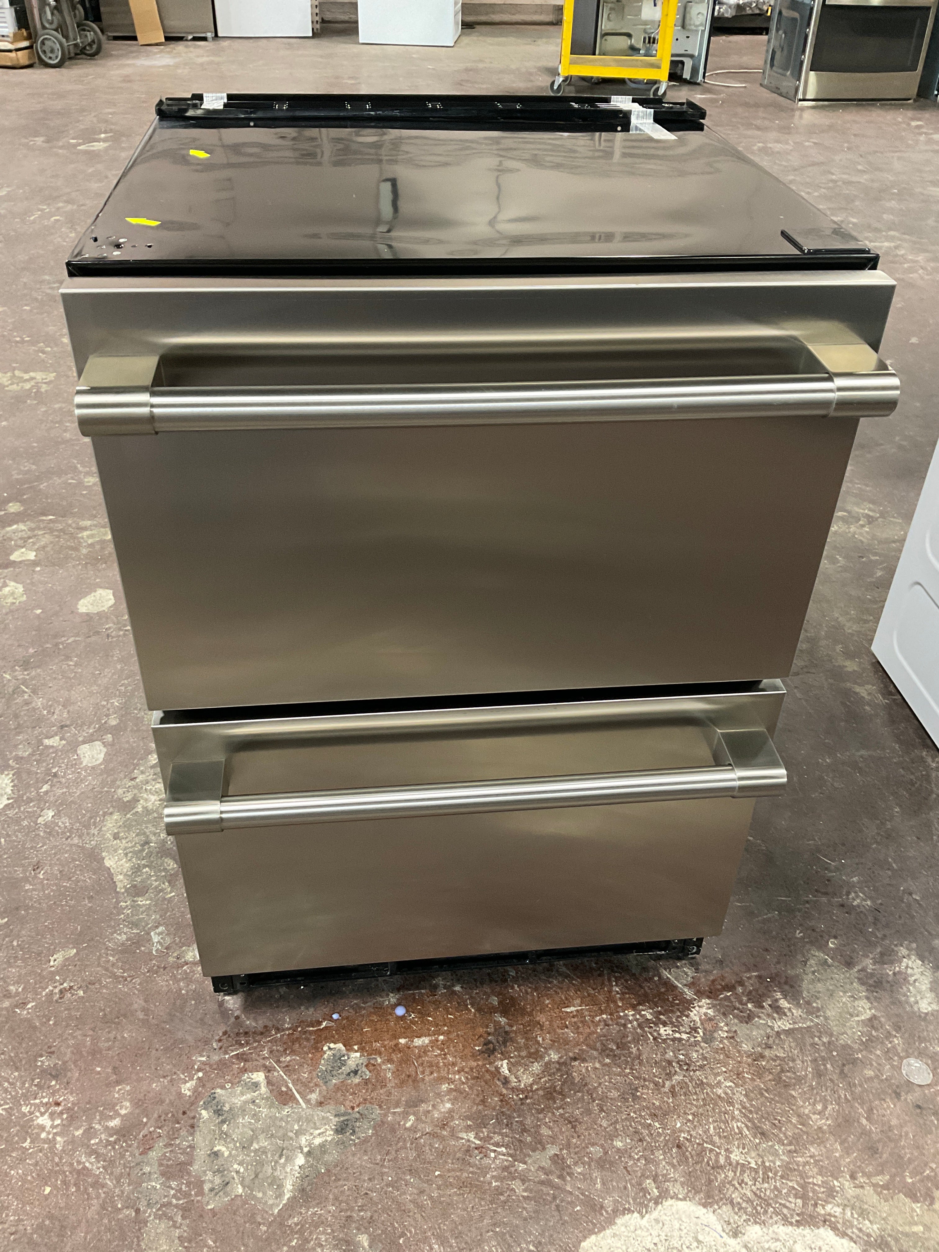 Monogram 24" Double-Drawer Refrigerator - Image 18