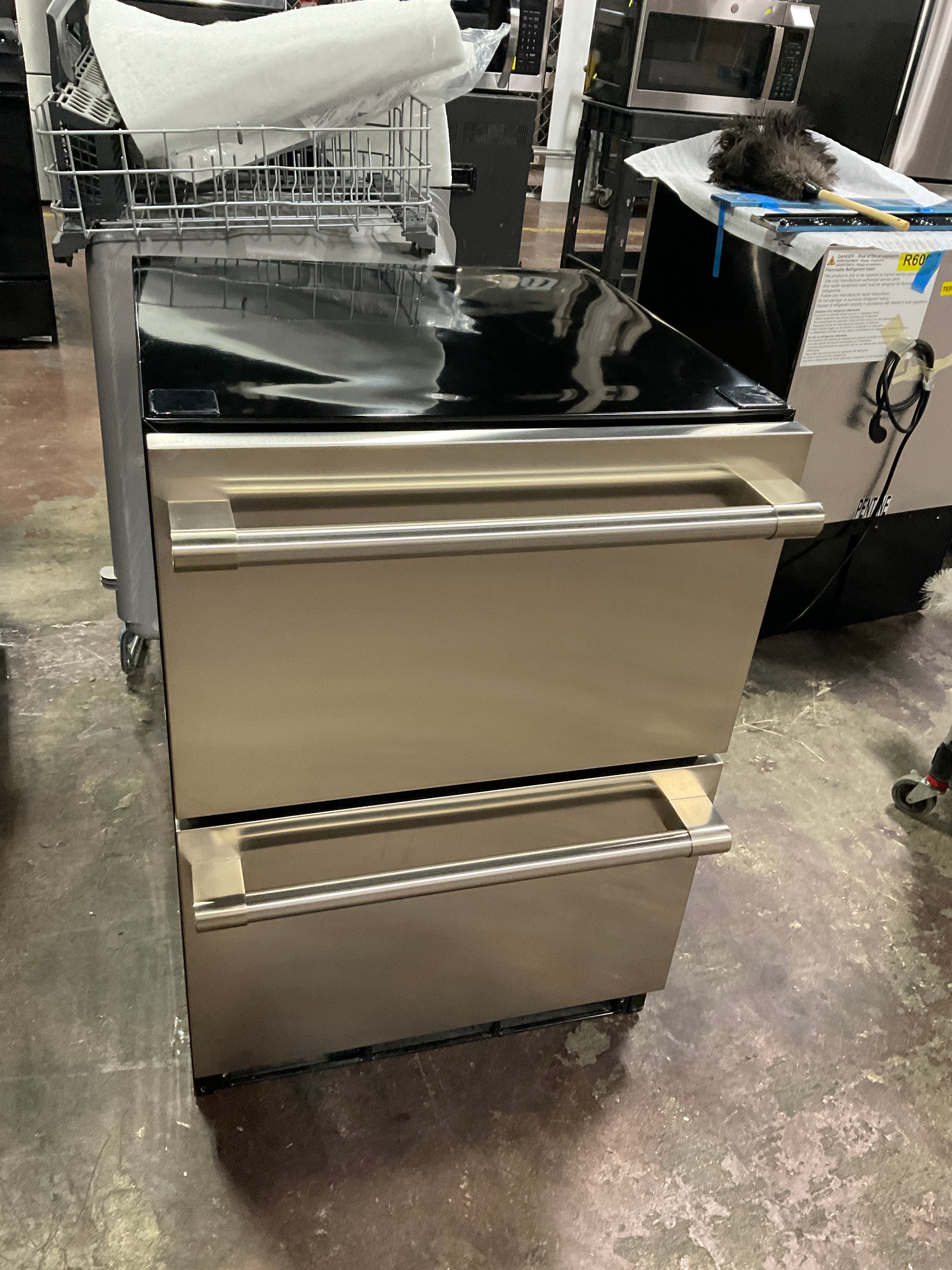 Monogram 24" Double-Drawer Refrigerator - Image 20