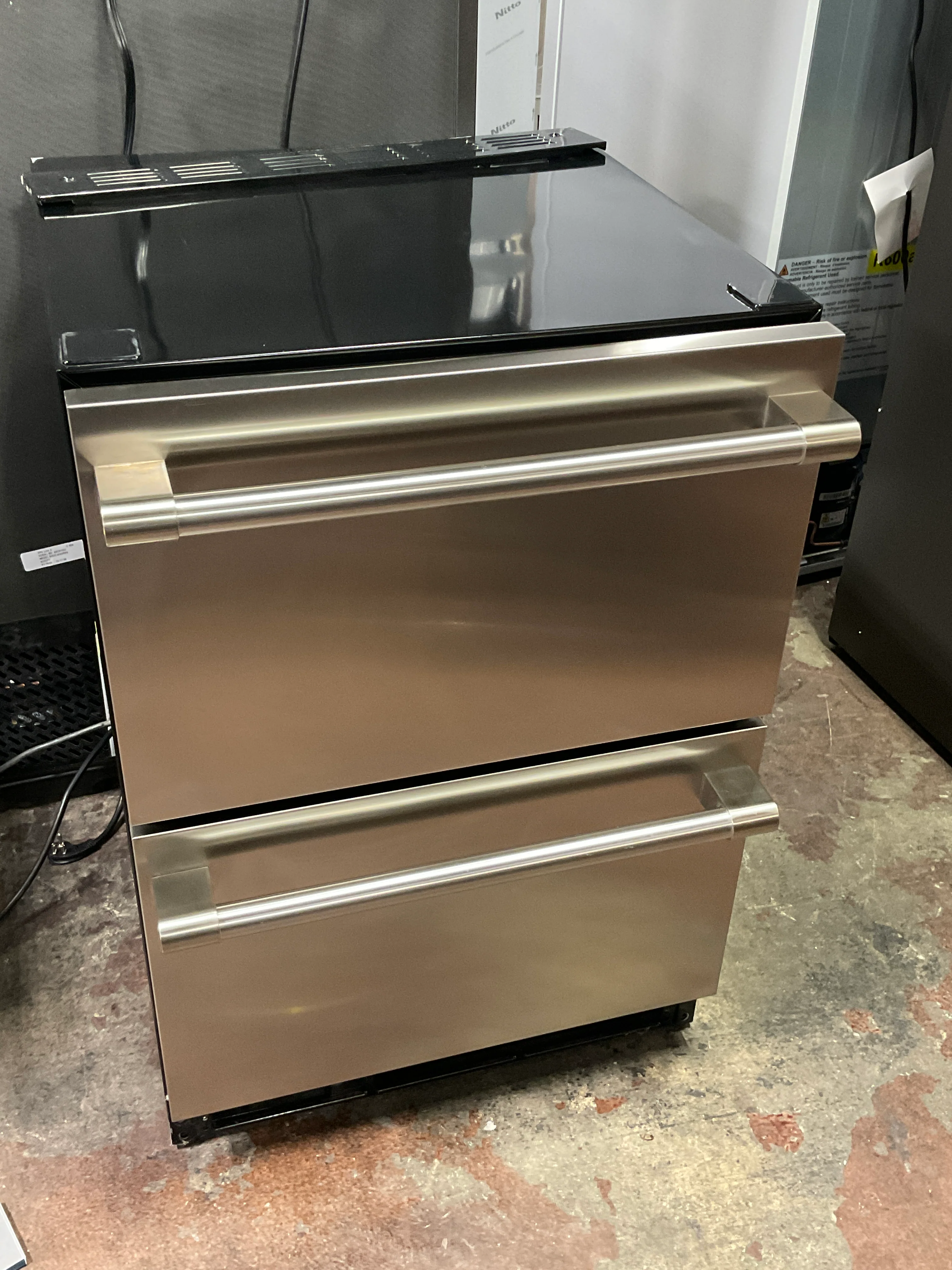 Monogram 24" Double-Drawer Refrigerator - Image 23