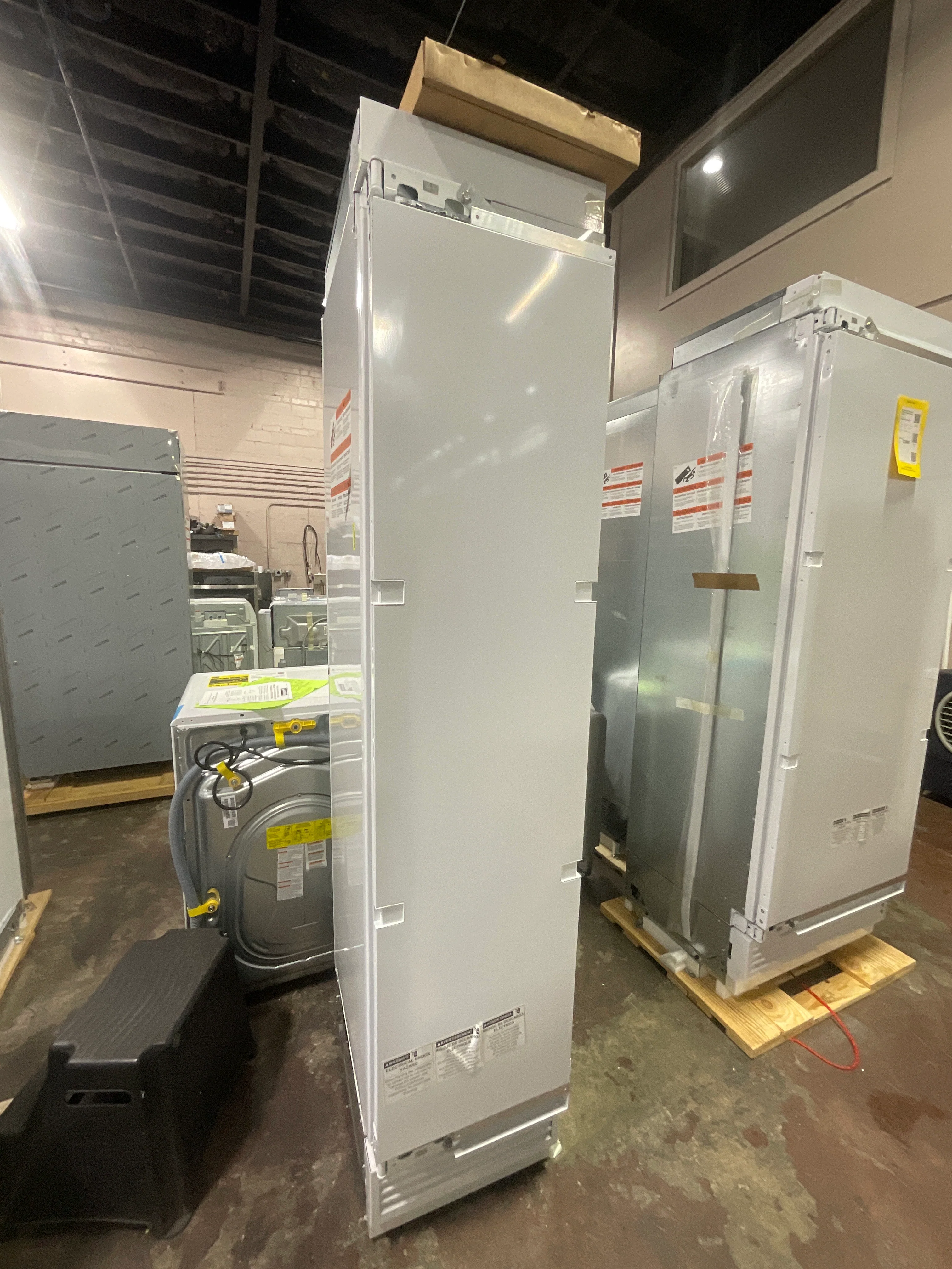 Monogram 18" Panel-Ready Premium Integrated Column Freezer - Image 10