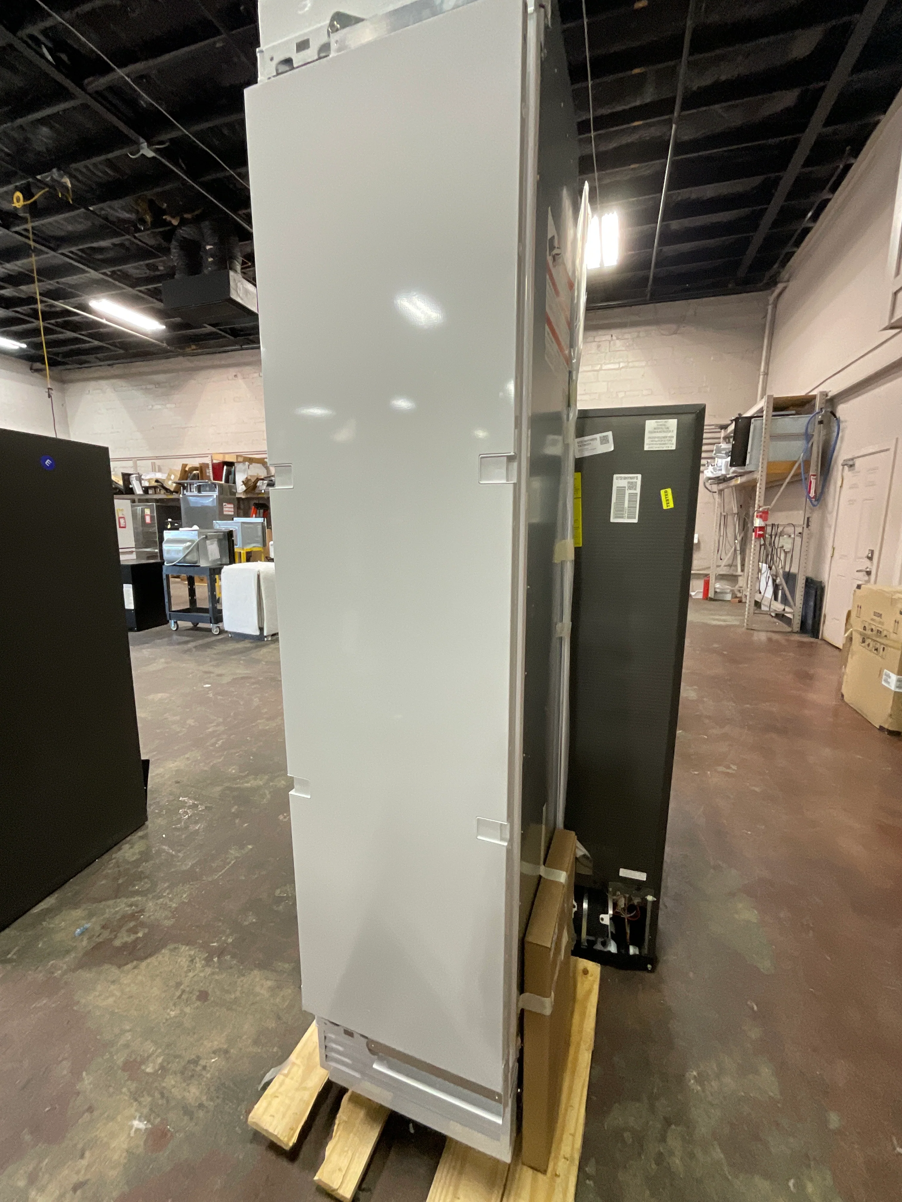 Monogram 18" Panel-Ready Premium Integrated Column Freezer - Image 13