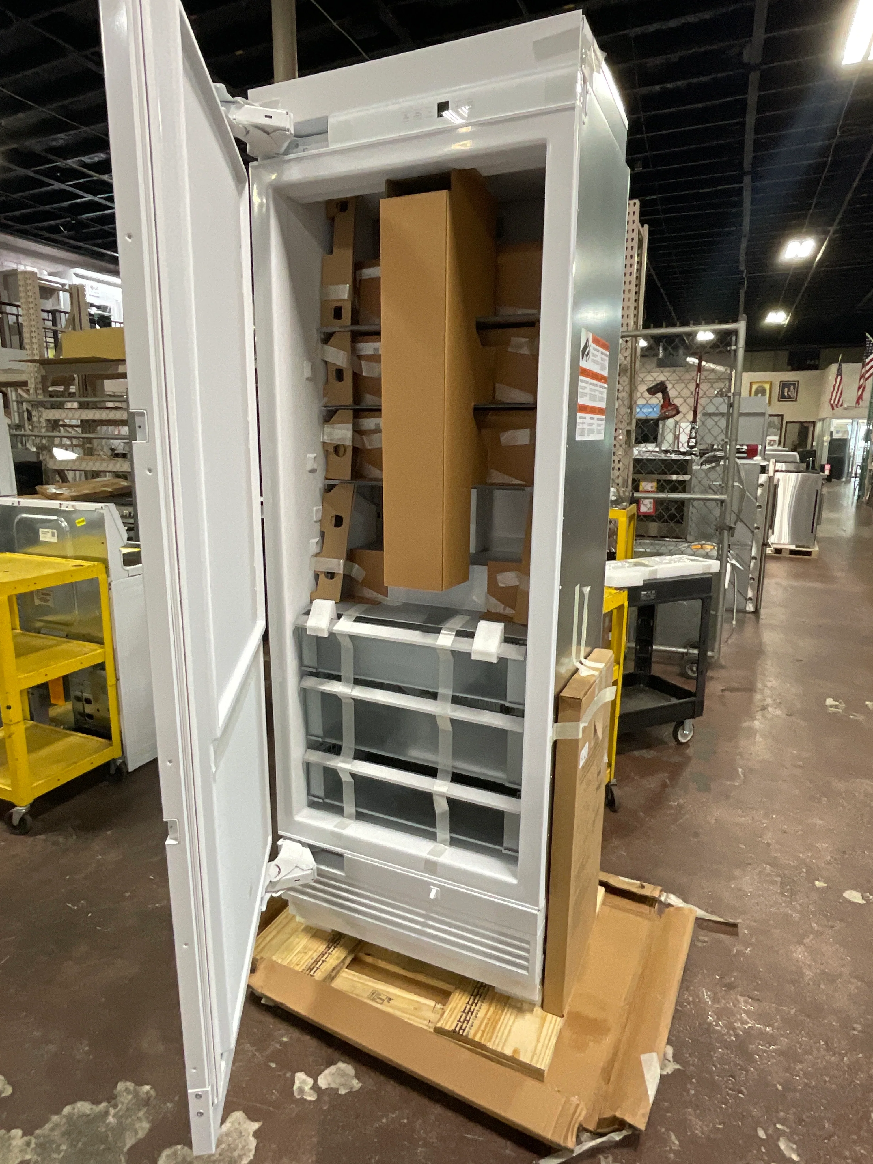 Monogram 30" Panel-Ready Premium Integrated Column Freezer - Image 11